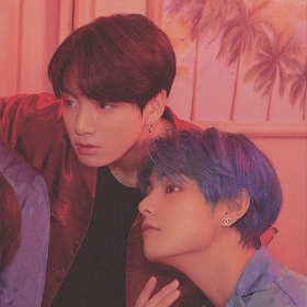 ¿quiénes son esos guapos? tienen cara de ser el amor de la vida del otro. 🥺